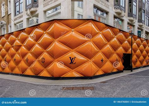 louis vuitton fence